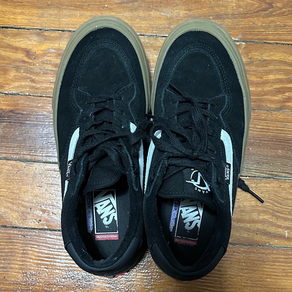 Vans Black and White (Rowan)